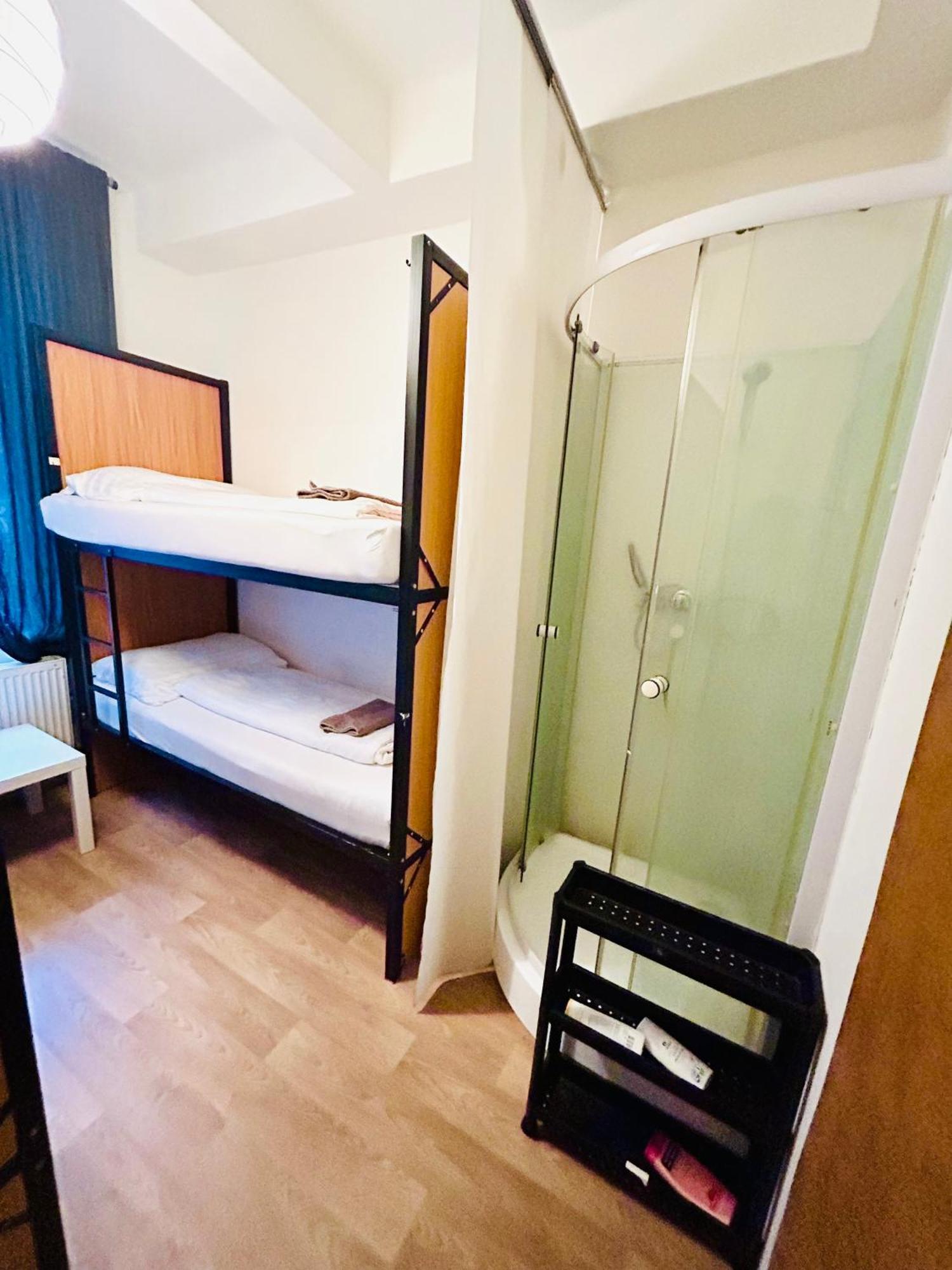 Happy Hostel In Centrum 布拉格 外观 照片